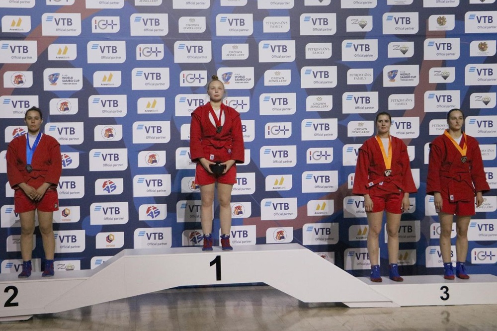Елена Алленова завоевала золото Кубка мира по самбо