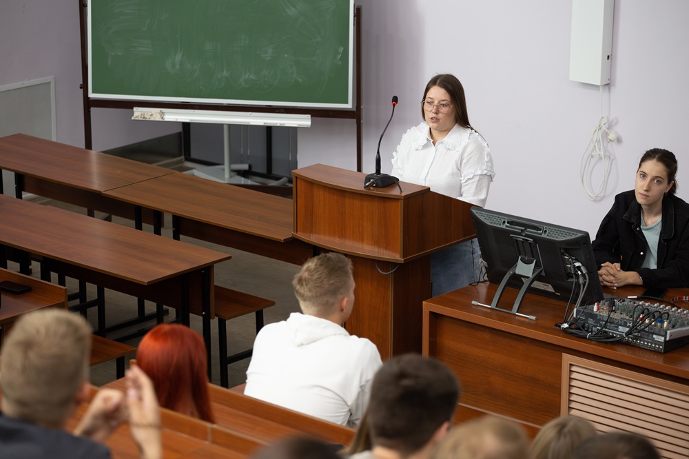 Служи в «Домодедово»!