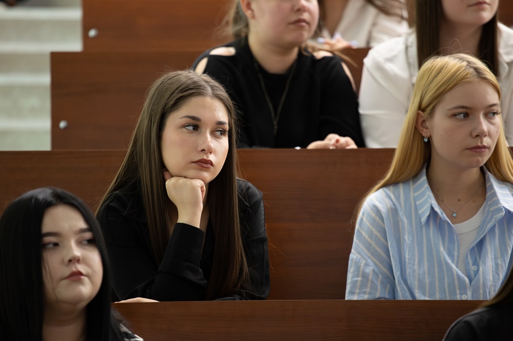 Служи в «Домодедово»!