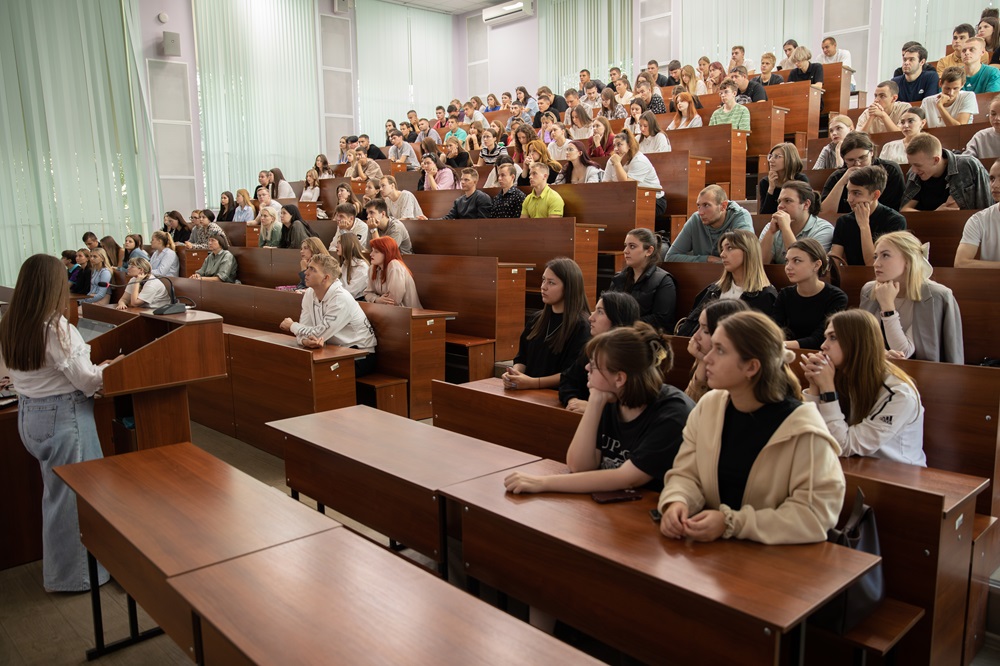 Служи в «Домодедово»!