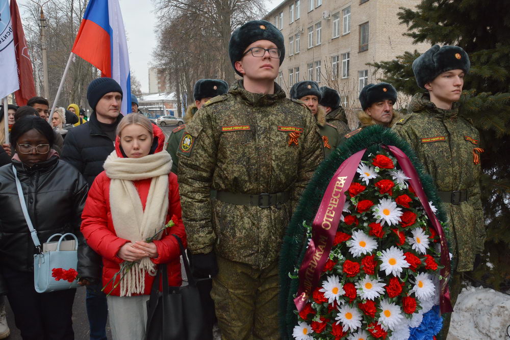 В честь наших защитников