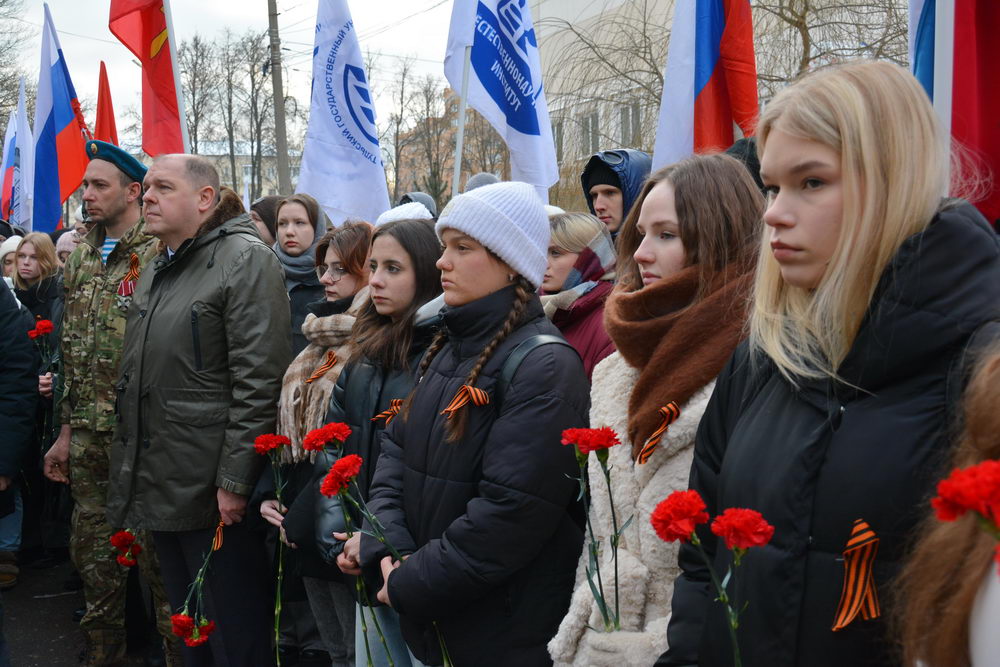 В честь наших защитников