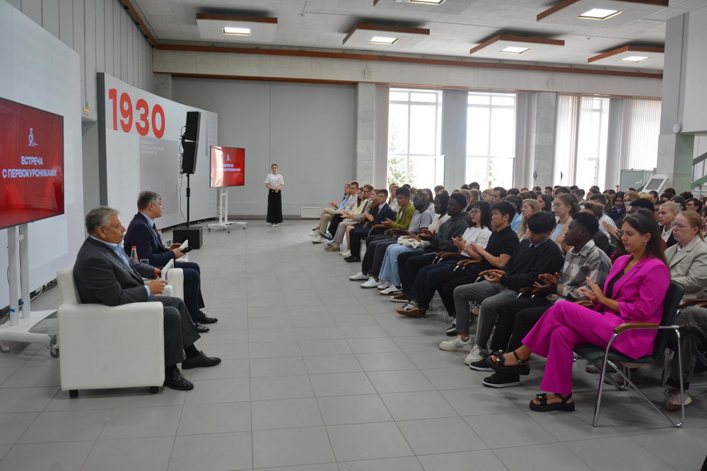 "There Are No Unnecessary Subjects": Rector Meets TSU's New Students