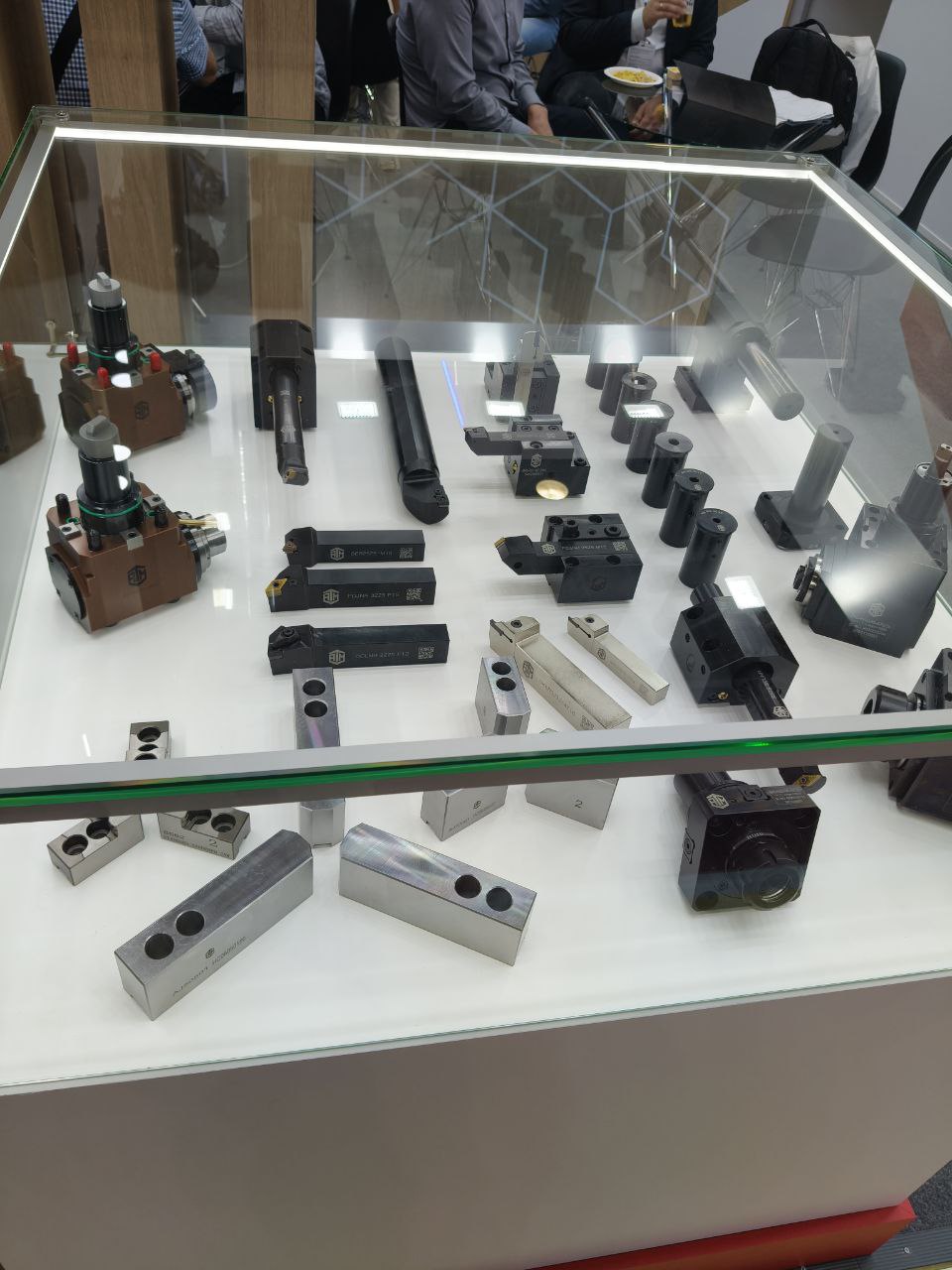 Студенческое конструкторское бюро в интересах реального производства