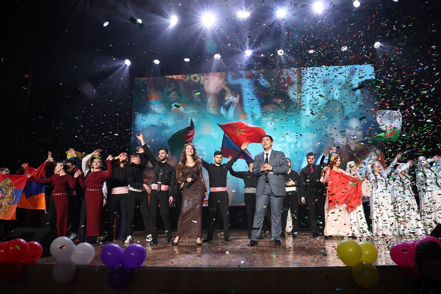 All flags hurry to visit us for the 20th time!