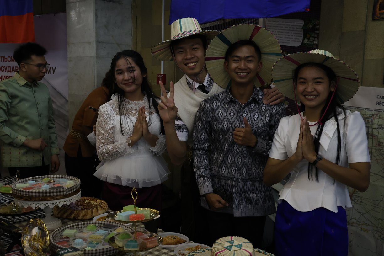 All flags hurry to visit us for the 20th time!