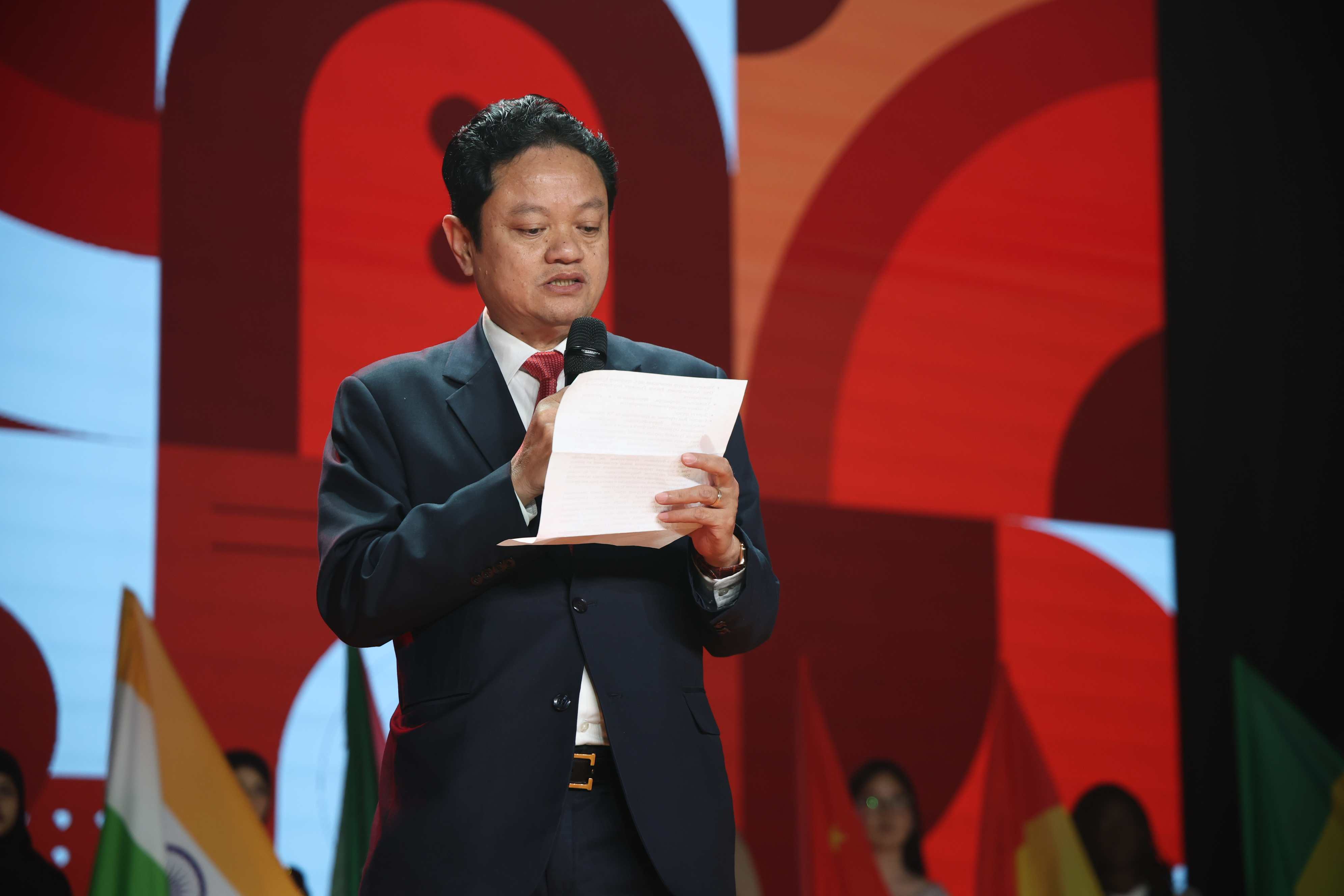 All flags hurry to visit us for the 20th time!