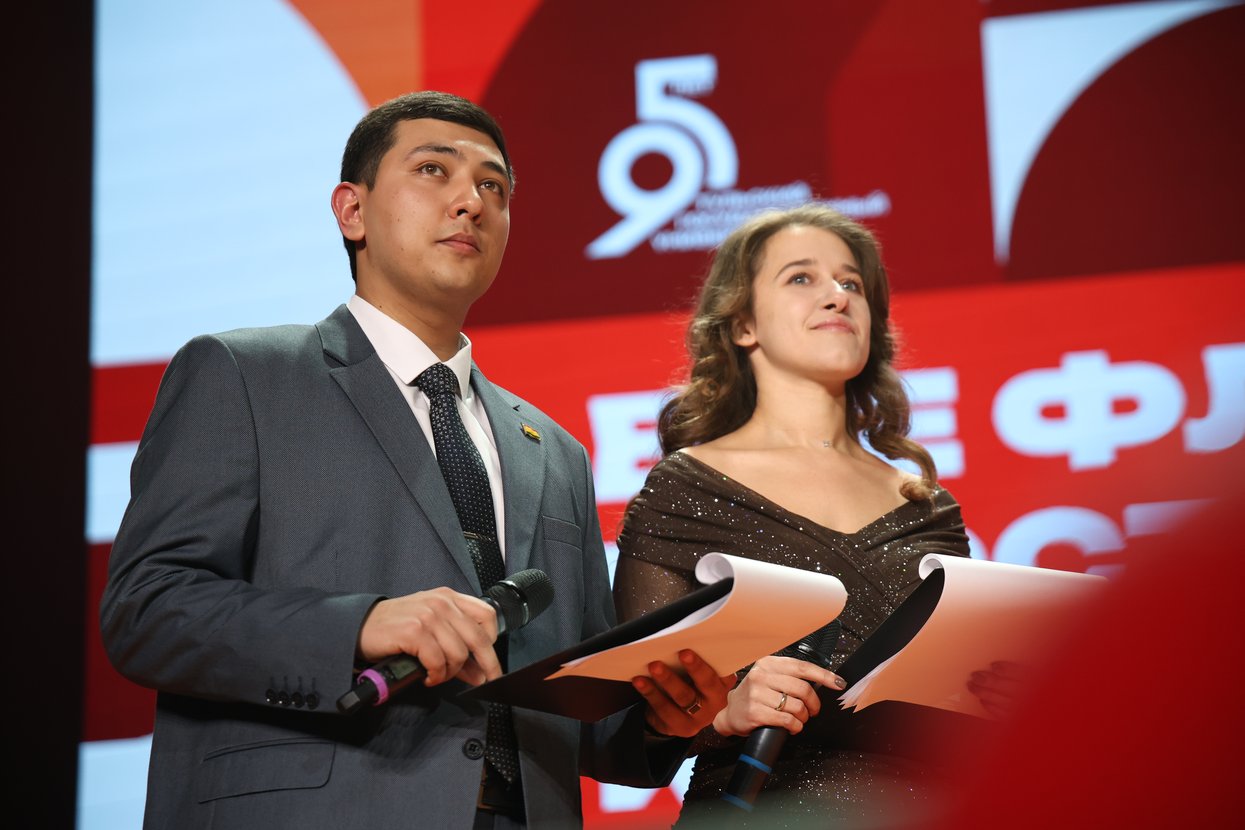 All flags hurry to visit us for the 20th time!