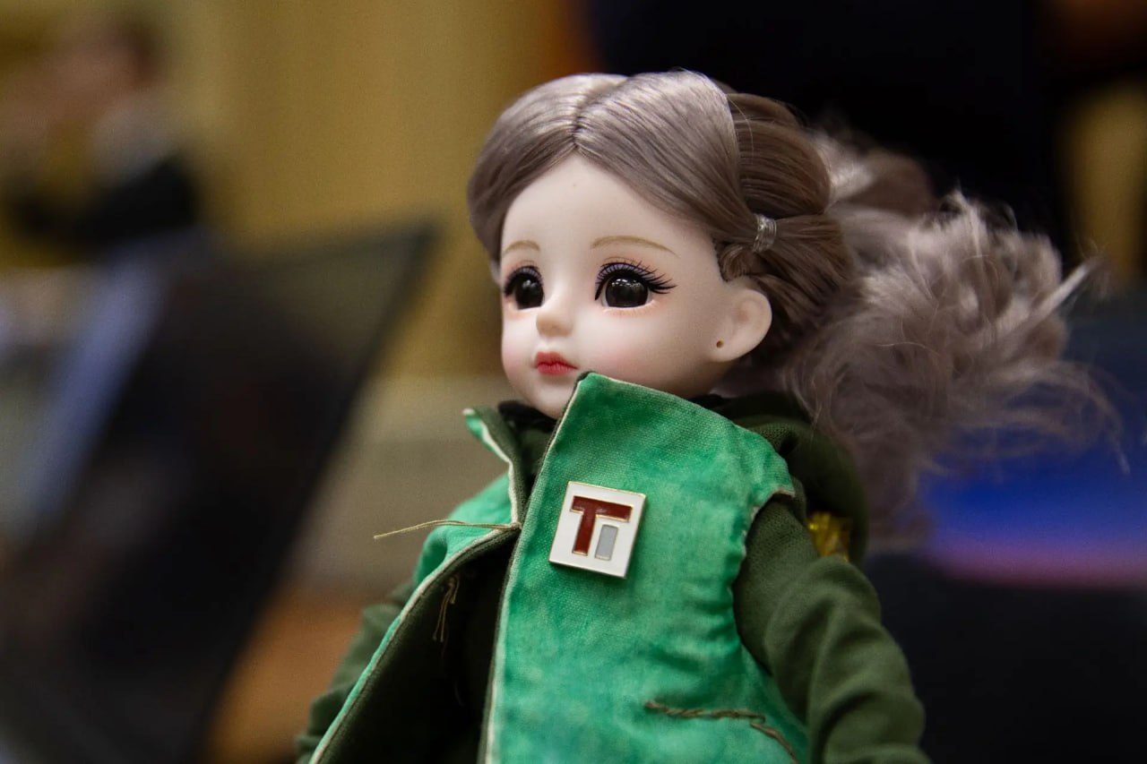 Студентки ТулГУ пробуют создать плащ-невидимку