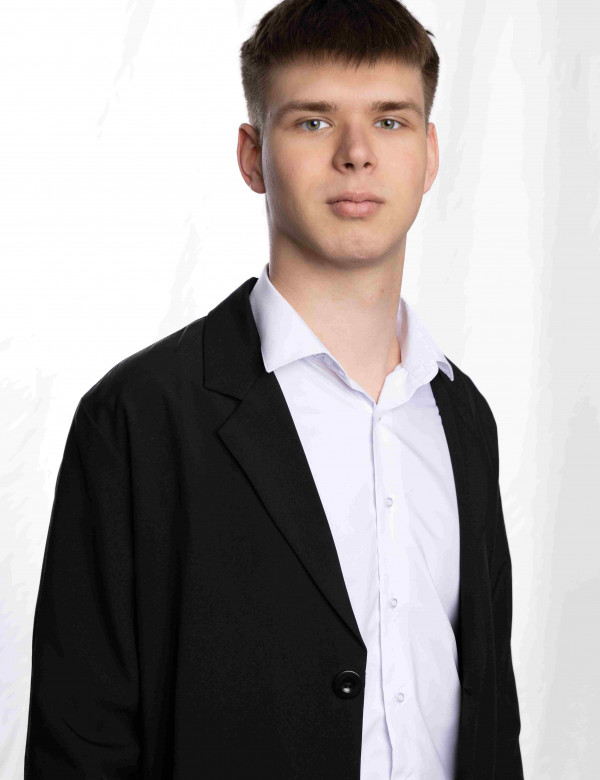 Маслов Артемий Валерьевич